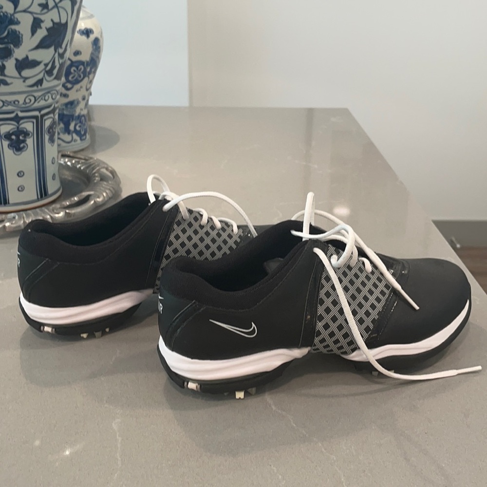 Nike golf sneakers NEW size 9